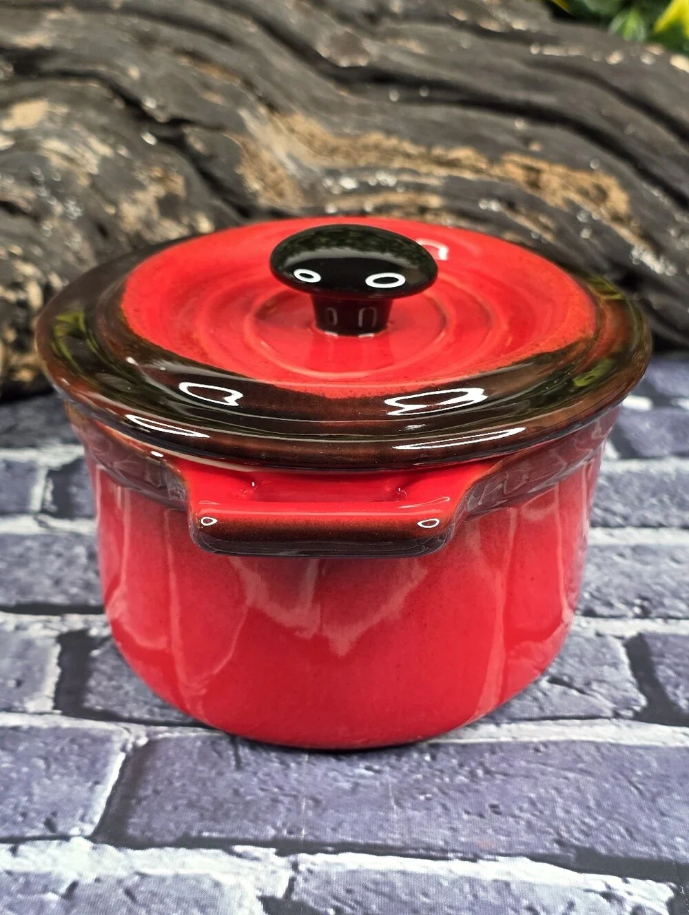 Red & Black Ombre Stoneware Oval Casserole Dish with Lid – Rustic Bakeware